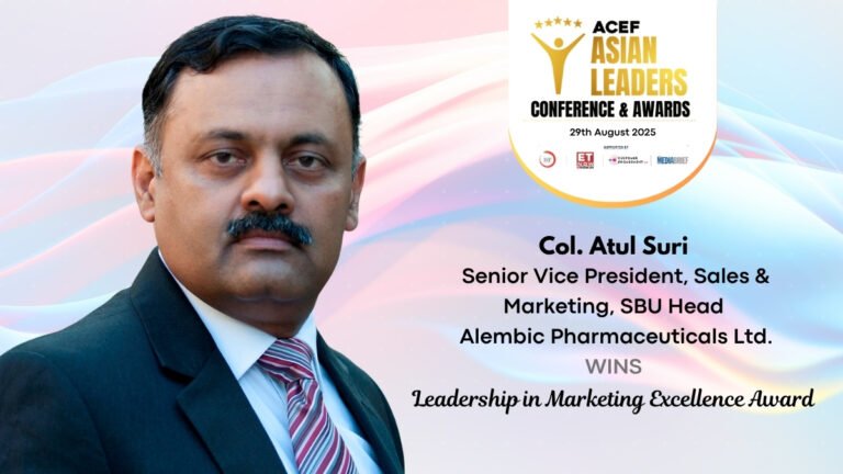 Col. Atul Suri receiving Leadership in Marketing Excellence Award 2025