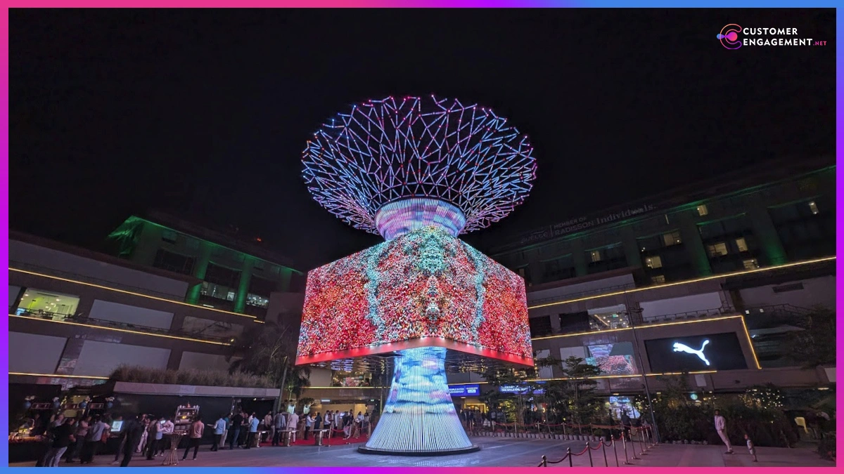 Skycom installs The Social Tree DOOH structure at Select Citywalk